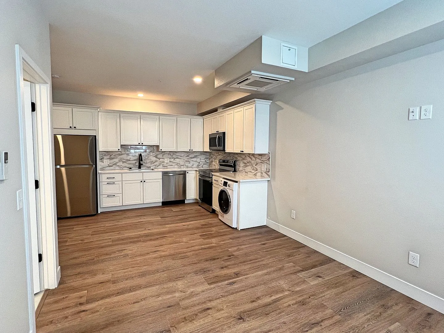 3327 Tejon St, Unit 04 | Studio Apartment - 2 Weeks Free — Photo 4