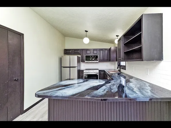 130 Williamsburg Rd, Lansing, MI 48917