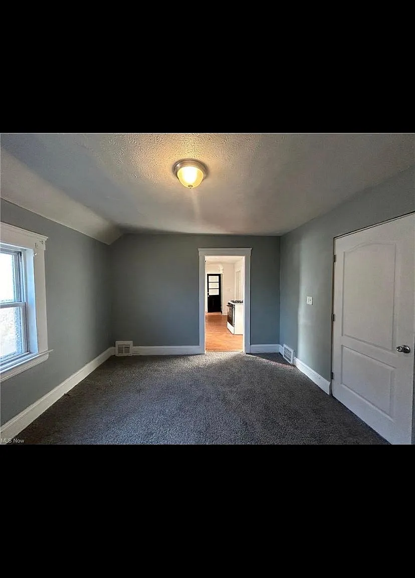 2 bed, $900 — Photo 4