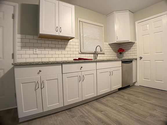 New Granite, sink/faucet and cabinets!!