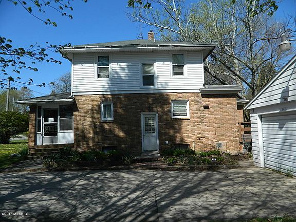 2nd image of 2233 32nd St SE