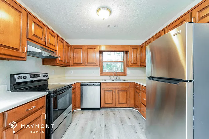 160 Princeton Way — Photo 8