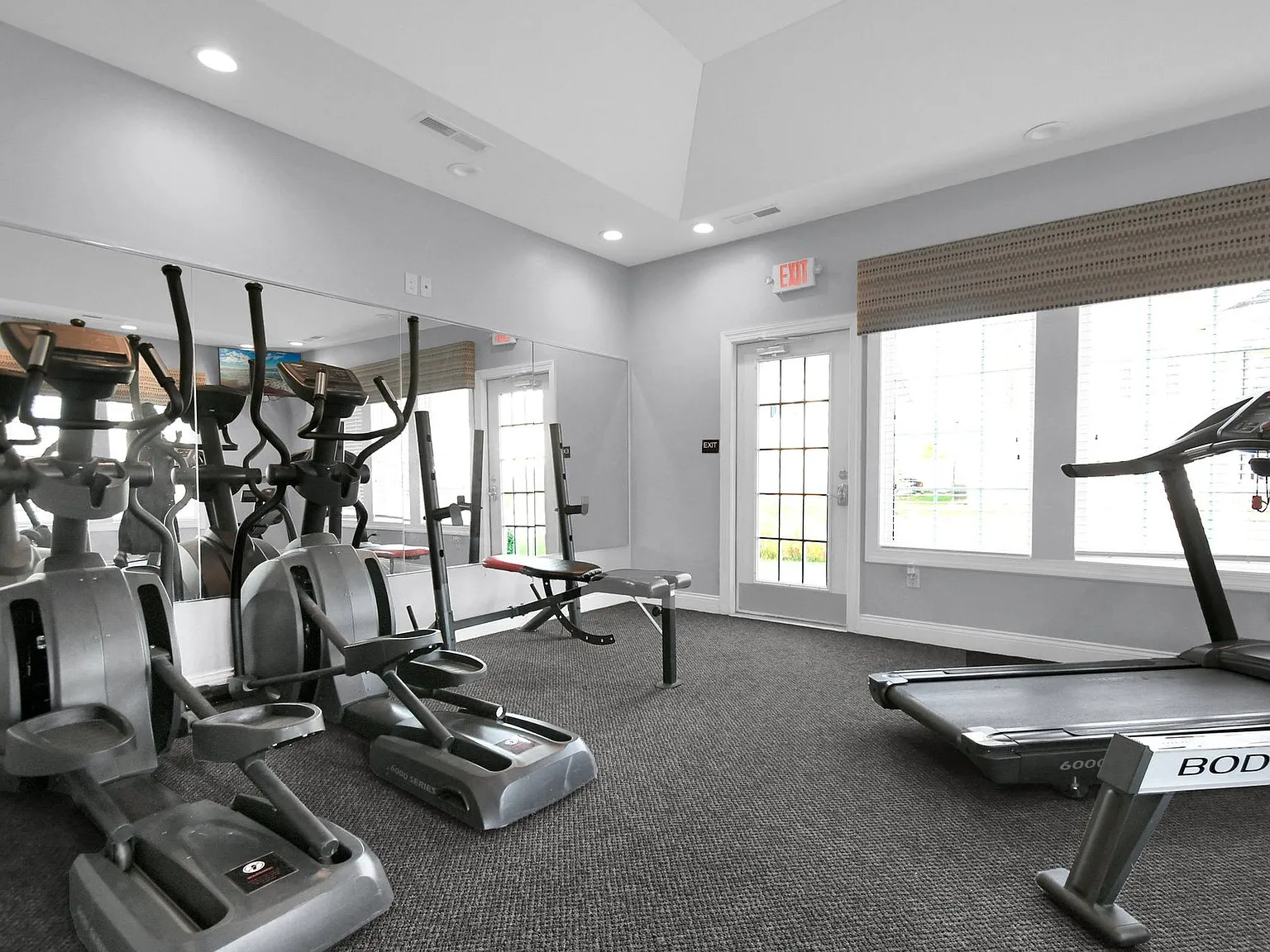 Crosspoint Apartments — Photo 4