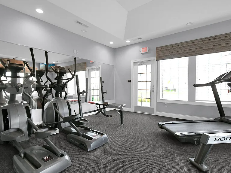 Crosspoint Apartments — Photo 4