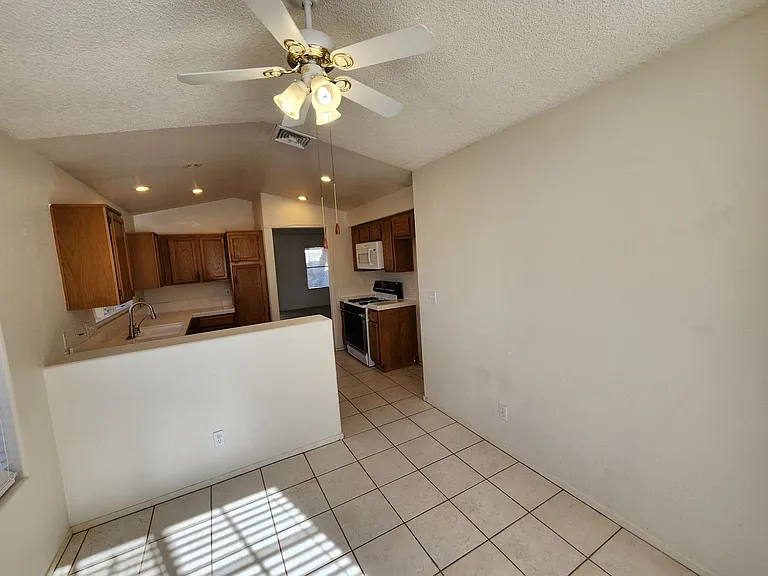 1720 Navarre Ln — Photo 16