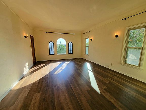 3rd image of 6119 1/2 Alcott St #1/2
