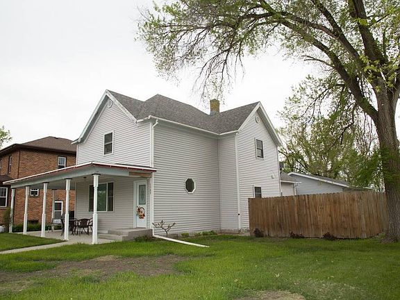 3rd image of 1309 Main Ave