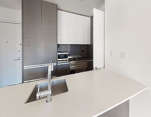 3rd image of 666 W End Ave APT 9NR