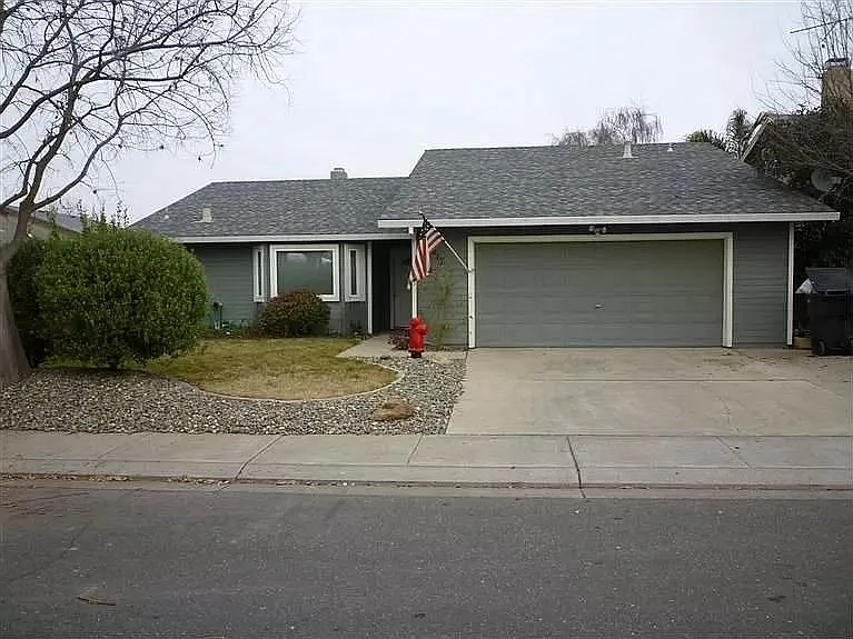 2817 Chickaree Ln