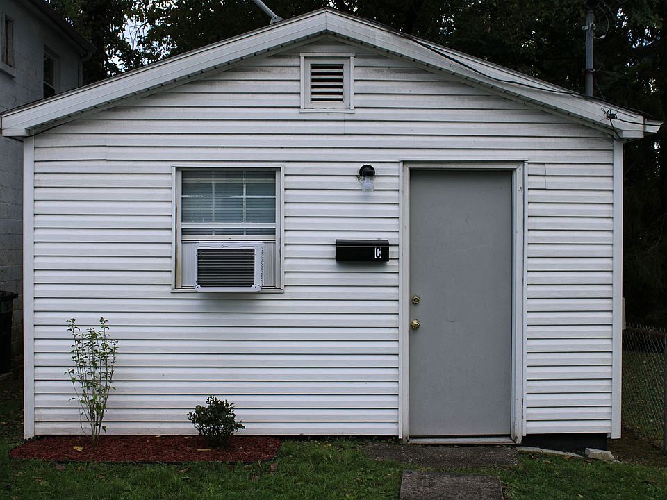 1st image of 917 1/2 Park Dr APT C