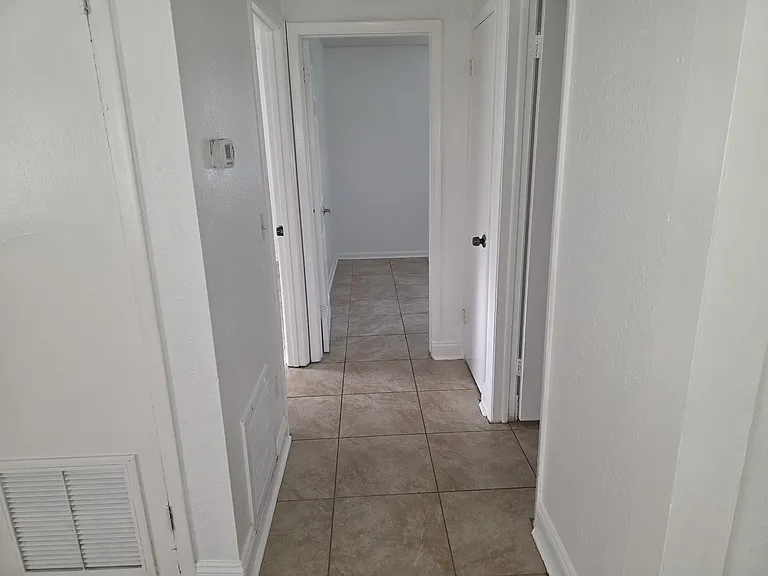 2613 Sandusky Ave E — Photo 5