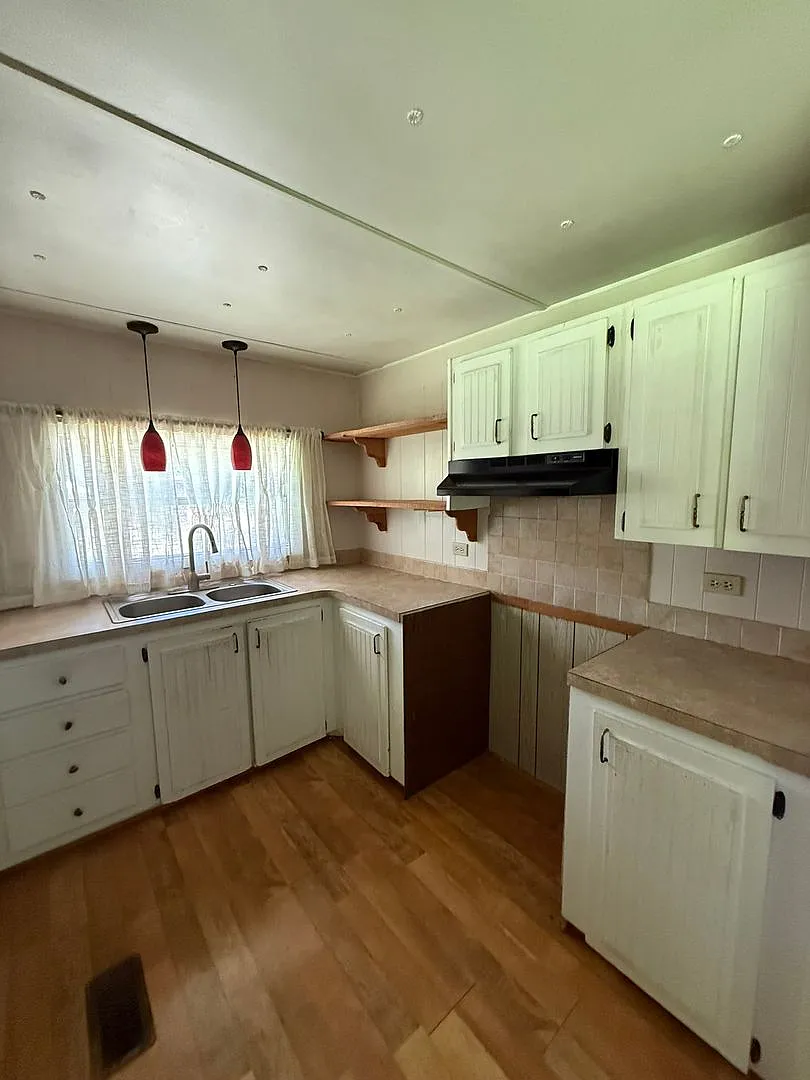 2058 Old Rocky Ford Rd — Photo 3
