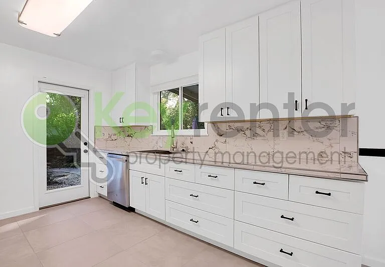 6612 Stanley Ave — Photo 13