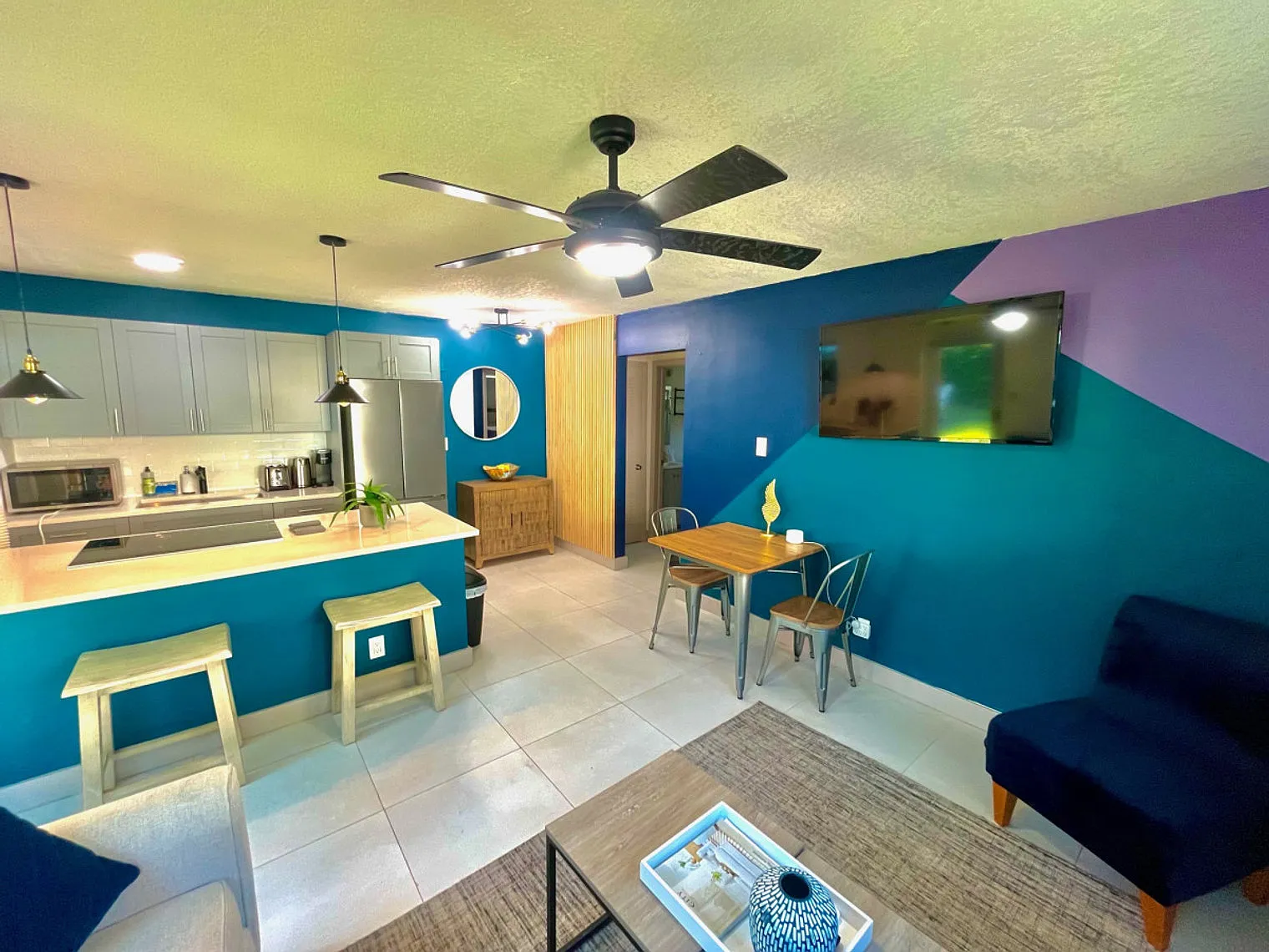 1 bed, 1.0 bath, 1194 sqft, $3,071 — Photo 2