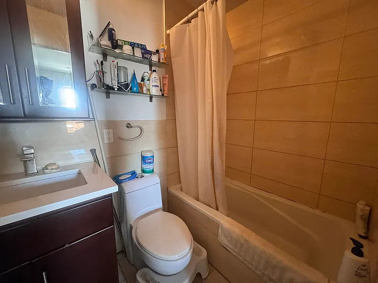 142 Macon St #6 — Photo 4