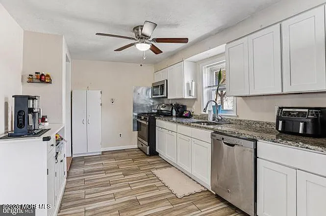36 Browning Ave — Photo 12