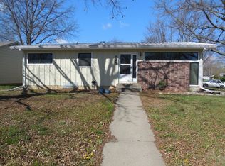 825 Sunrise Dr, Emporia, KS 66801