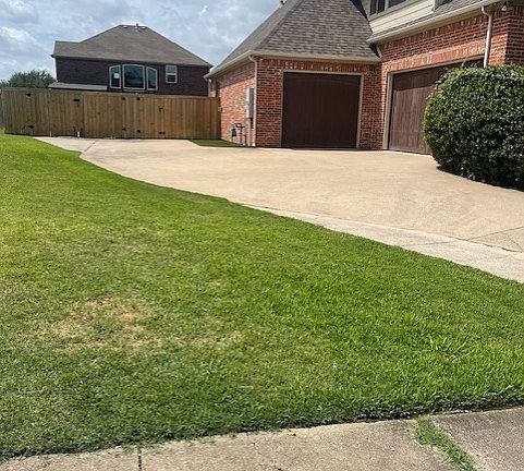 3rd image of 4304 Tree House Ln