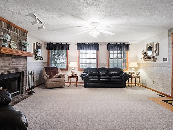 5th image of 6215 E Hanna Ave