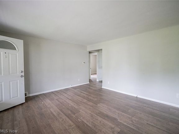 4th image of 50 Glacier Ave