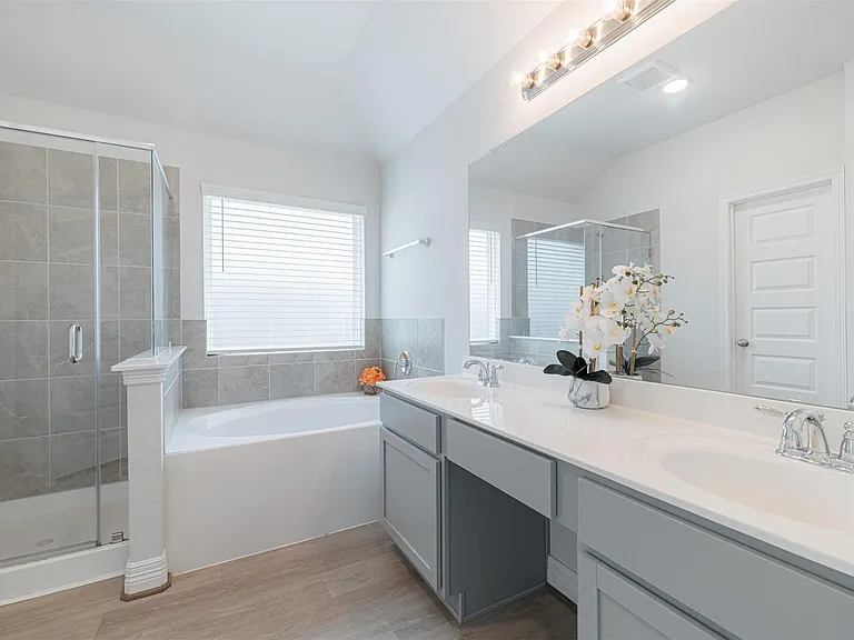 33118 School Hill Rd — Photo 14