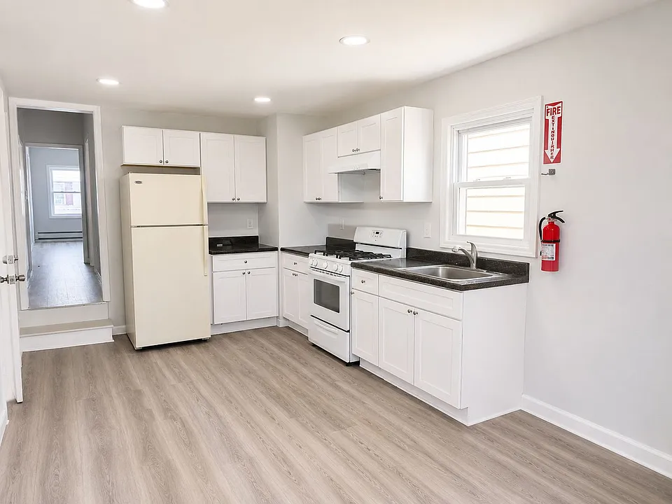 317 E Jersey St #3