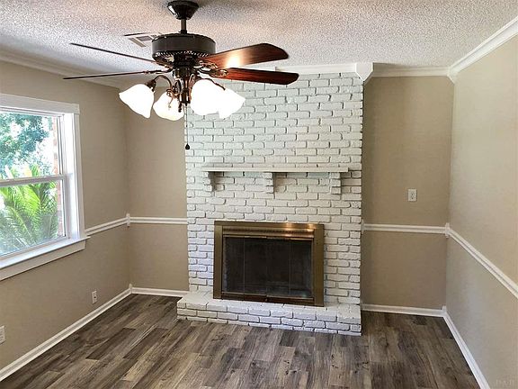 3rd image of 4147 Sandy Bluff Dr W