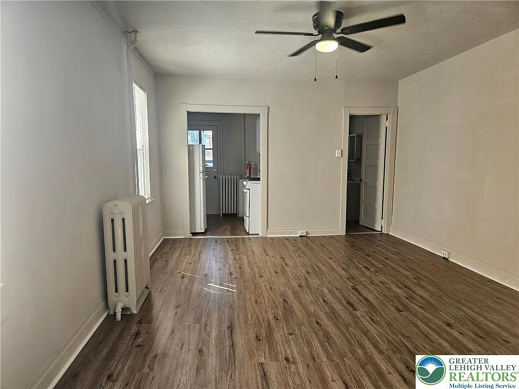 1 bed, 1.0 bath, 620 sqft, $1,150 — Photo 2