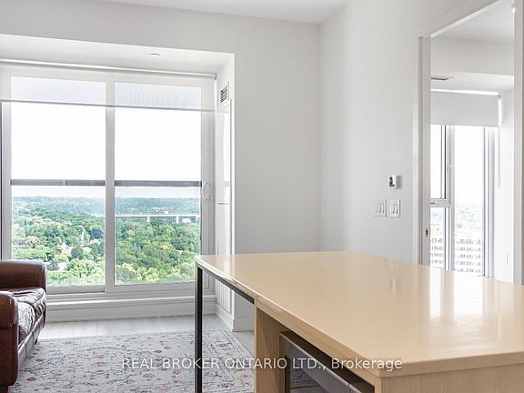 5th image of 130 River St #2409