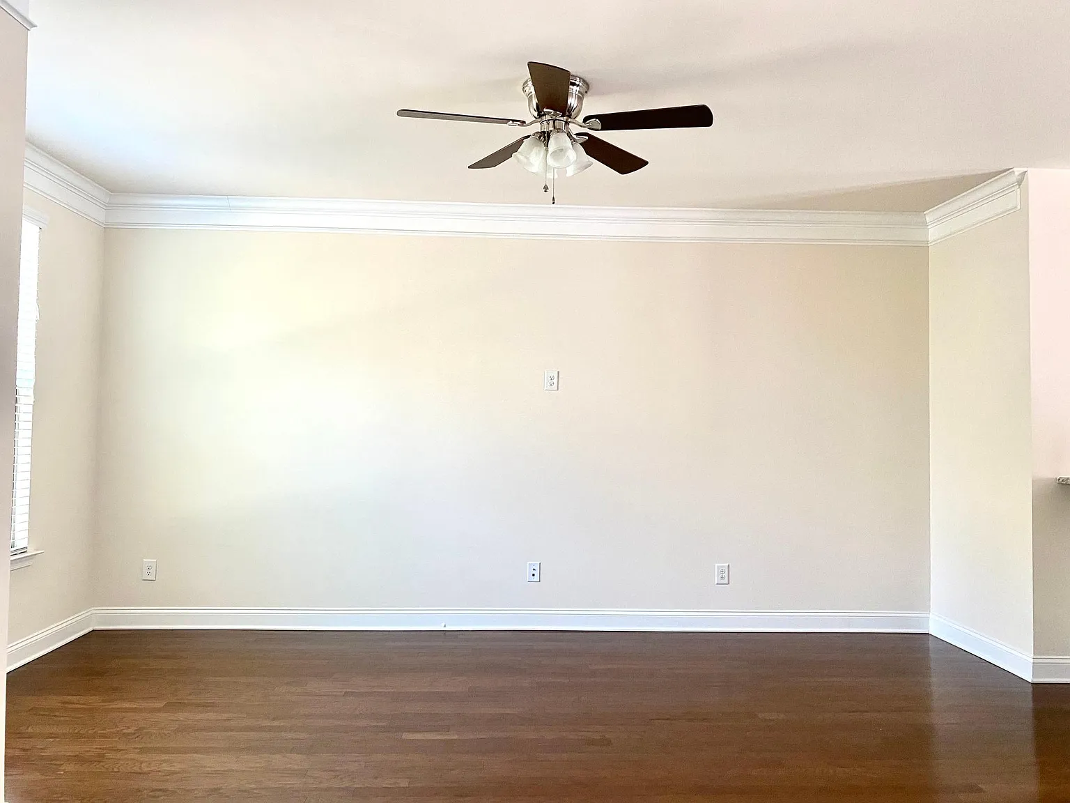 3 bed, 3.5 bath, 1844 sqft, $2,150 — Photo 2