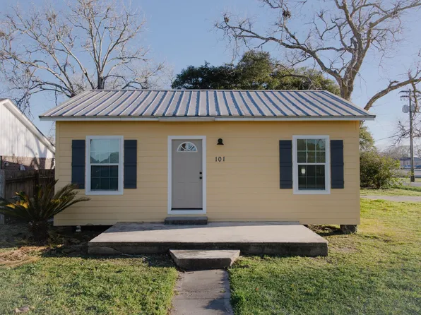 101 Sweeney Ave, West Columbia, TX 77486