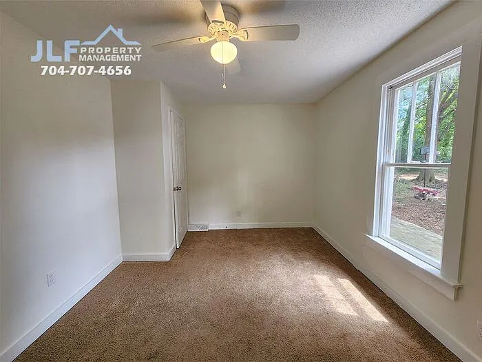 650 Harris St NW — Photo 7