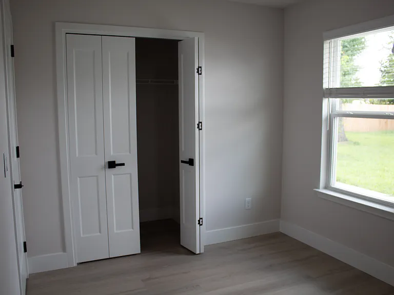 Peacock Crossing Apartments / Townhomes — Photo 12