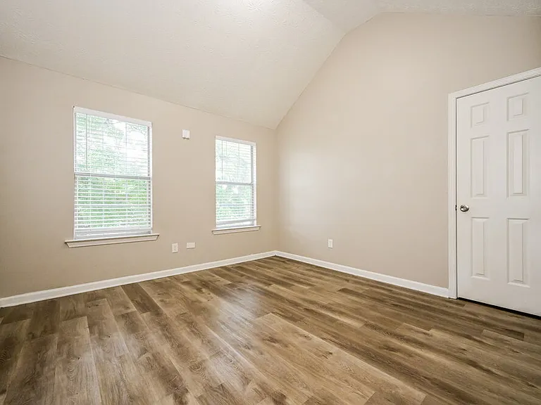 409 Grove Park Dr — Photo 15