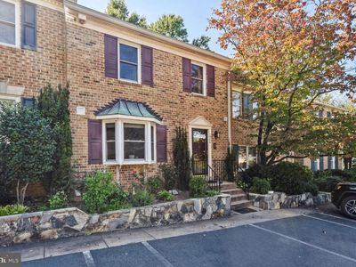 1904 Autumn Chase Ct, Falls Church, VA, 22043