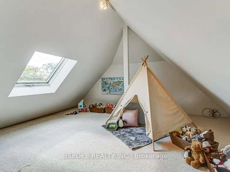 35 Bannon Ave — Photo 15