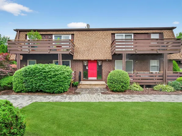 160 New Holland Village, Nanuet, NY 10954