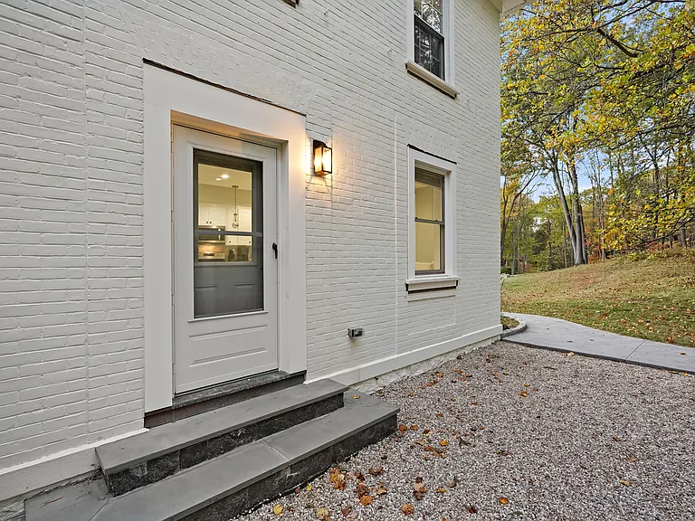 111 Cedar Rd #3 — Photo 3
