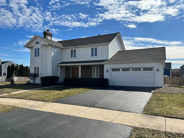 1858 Princeton Cir — Photo 1