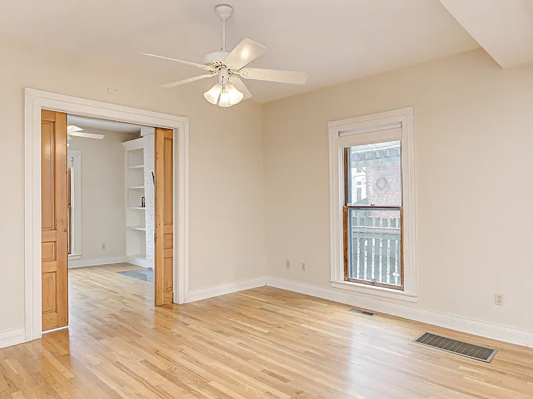 237 E Saint Joseph St — Photo 8
