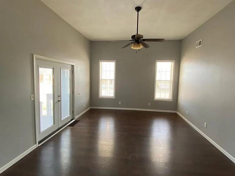 204 E Hanover St — Photo 5