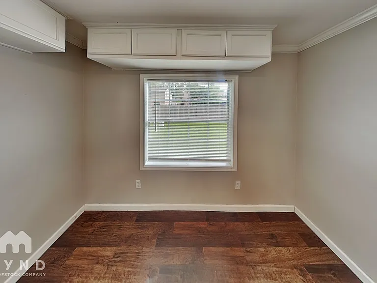 3219 Glen Spring Dr — Photo 5