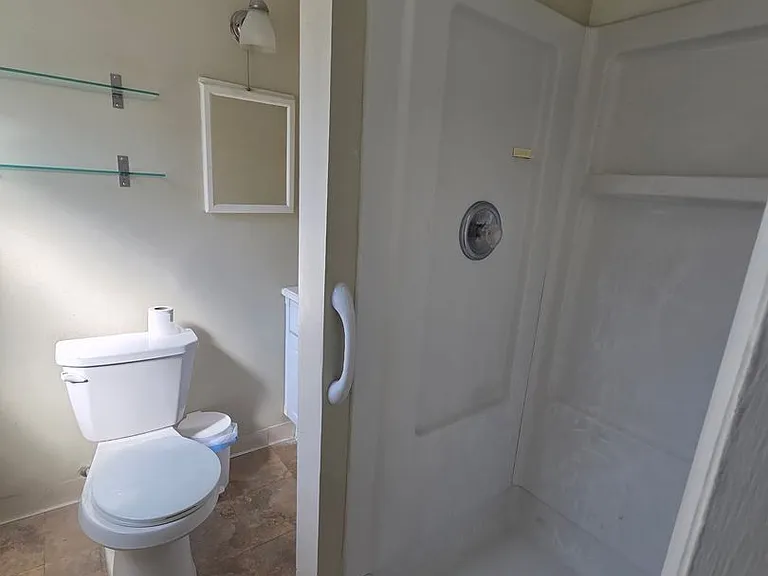 922 Liberty St — Photo 10