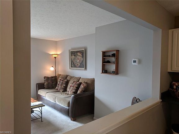 5th image of 55 Horseshoe Ct APT E