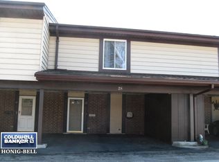 28 Cour Versaille, Palos Hills, IL