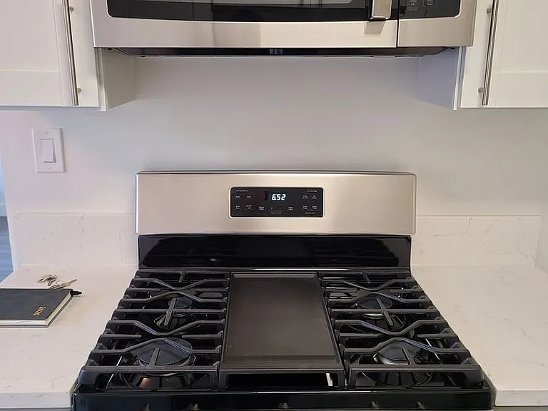 528 N. Hobart Blvd — Photo 10