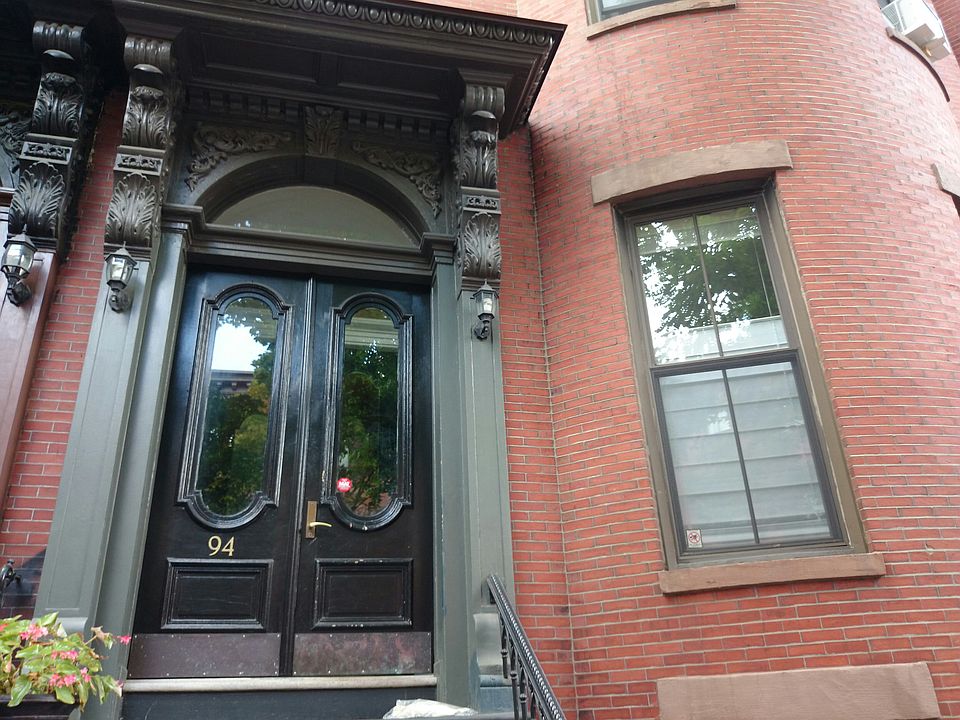 2nd image of 94 Pembroke St APT 1
