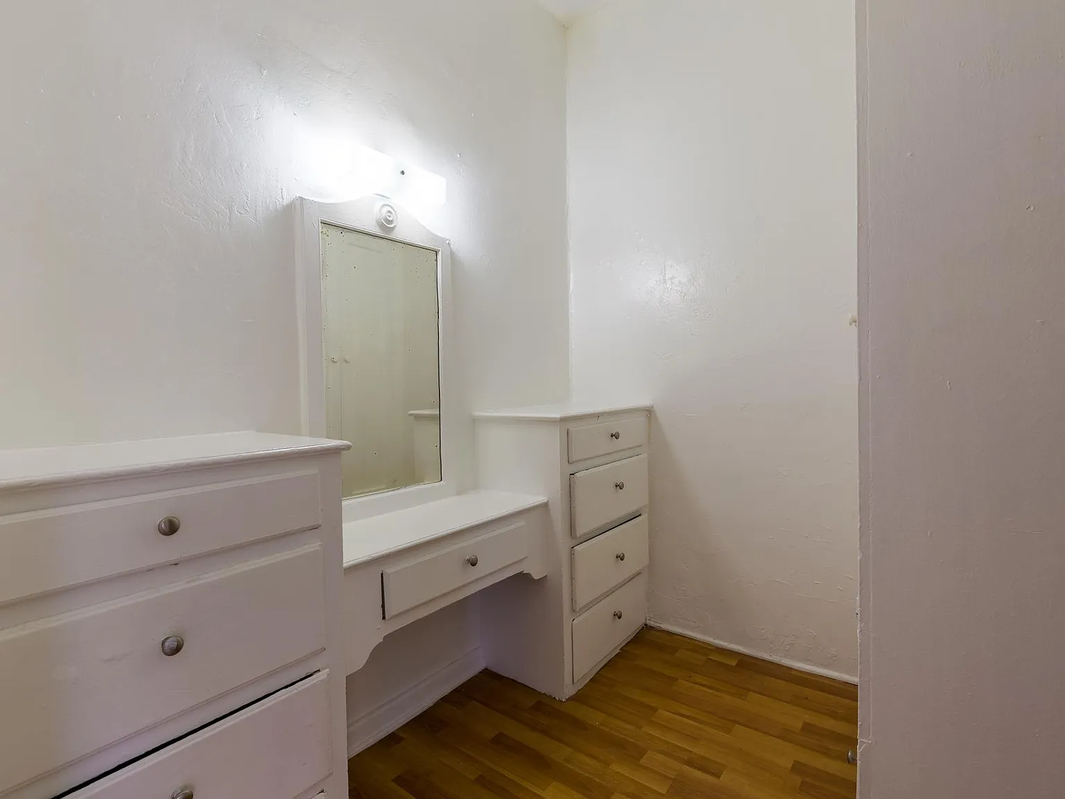 357 S Alvarado St — Photo 2