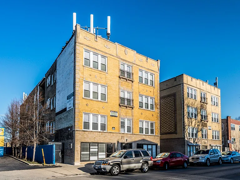 2610 N Laramie — Photo 12