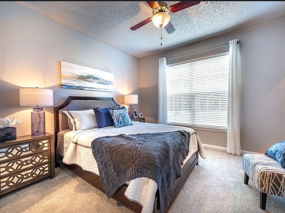 2nd image of 2207 Fenwick Village Dr #2207